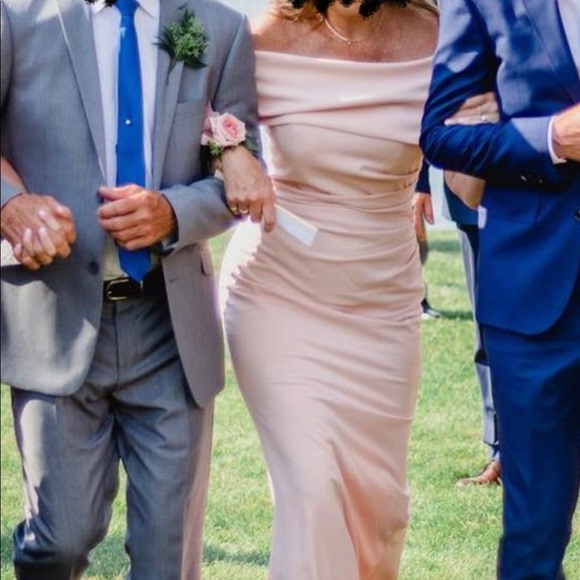 Gown - Picture 6 of 6